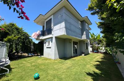 Çeşme Çiftlik’te Denize 700m Mesafede Olan Havuzlu Villamız Yeni Sahibini Bekliyor.