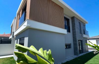 Çeşme Şifne’de ki Sıfır , Müstakil Havuzlu , Deniz Manzaralı Villamız Yeni Sahibini Bekliyor