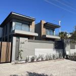 Çeşme / Çiftlikköy’de , Sıfır , Deniz Manzaralı , Müstakil Havuzlu Lüks Villamız Yeni Sahibini Bekliyor.