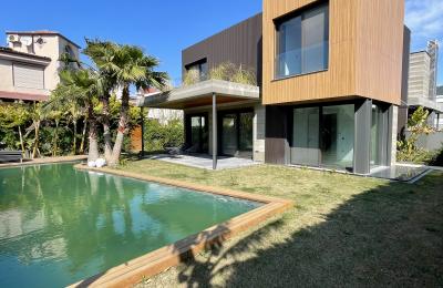 Çeşme , Ilıca Yıldızburnu Mevkisinde Bulunan , Ultra Lüks Villamız Yeni Sahibini Bekliyor