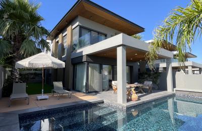 Çeşme Alaçatı’da , Modern Mimariye Sahip Tam Müstakil Villamız Yeni Sahibini Bekliyor.