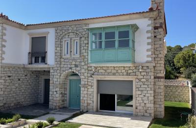 Çeşme Alaçatı’da , Taş Mimari , 3 Oda 1 Salon , Müstakil Havuzlu Villa