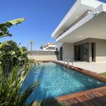 Alaçatı Göbene Bölgesinde , 1.Sınıf Malzeme ile İnşaa Edilmiş Modern Villamız Yeni Sahibini Bekliyor.