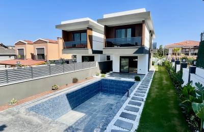 Çeşme Şifne’de , Müstakil Havuzlu 3 Oda 1 Salon Sıfır Villa