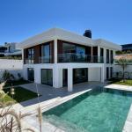 Çeşme Dalyan’da , Tam Müstakil , 6 Oda 2 Salon , Geniş Bahçeli Villa