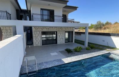 Çeşme Yalı’da , Sıfır , 4+1 , Müstakil Havuzlu Villamız Yeni Sahibini Bekliyor.